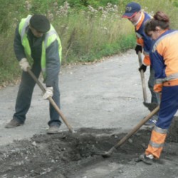 Первоуральску выделят 80 млн рублей на ремонт дорог