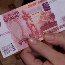 В Екатеринбурге среднемесячная зарплата более чем на 5 тыс. рублей превышает средний показатель по Свердловской области