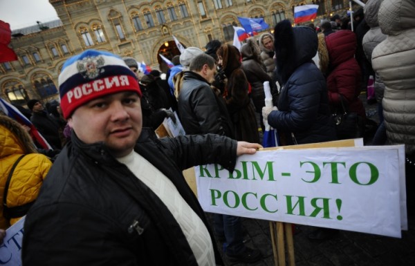 Путин поручил повысить пенсии жителям Крыма