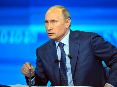 Путин поручил за месяц принять решения о создании платежной системы
