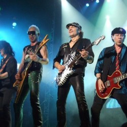 Scorpions завершает тур по российским городам шоу с оркестром в Екатеринбурге
