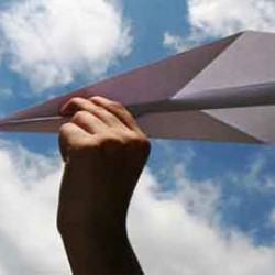 В Екатеринбурге пройдет чемпионат по запуску бумажных самолетиков