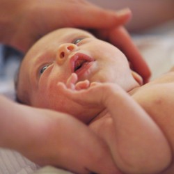 На Урале разработан прибор для быстрого лечения желтухи у новорождённых