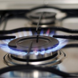 Свердловчан призывают вовремя проверять газовые плиты