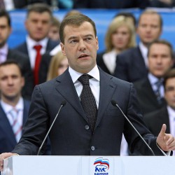 Свердловские депутаты "услышали" Медведева: областные парламентарии готовы отказаться от компенсаций по зарплате